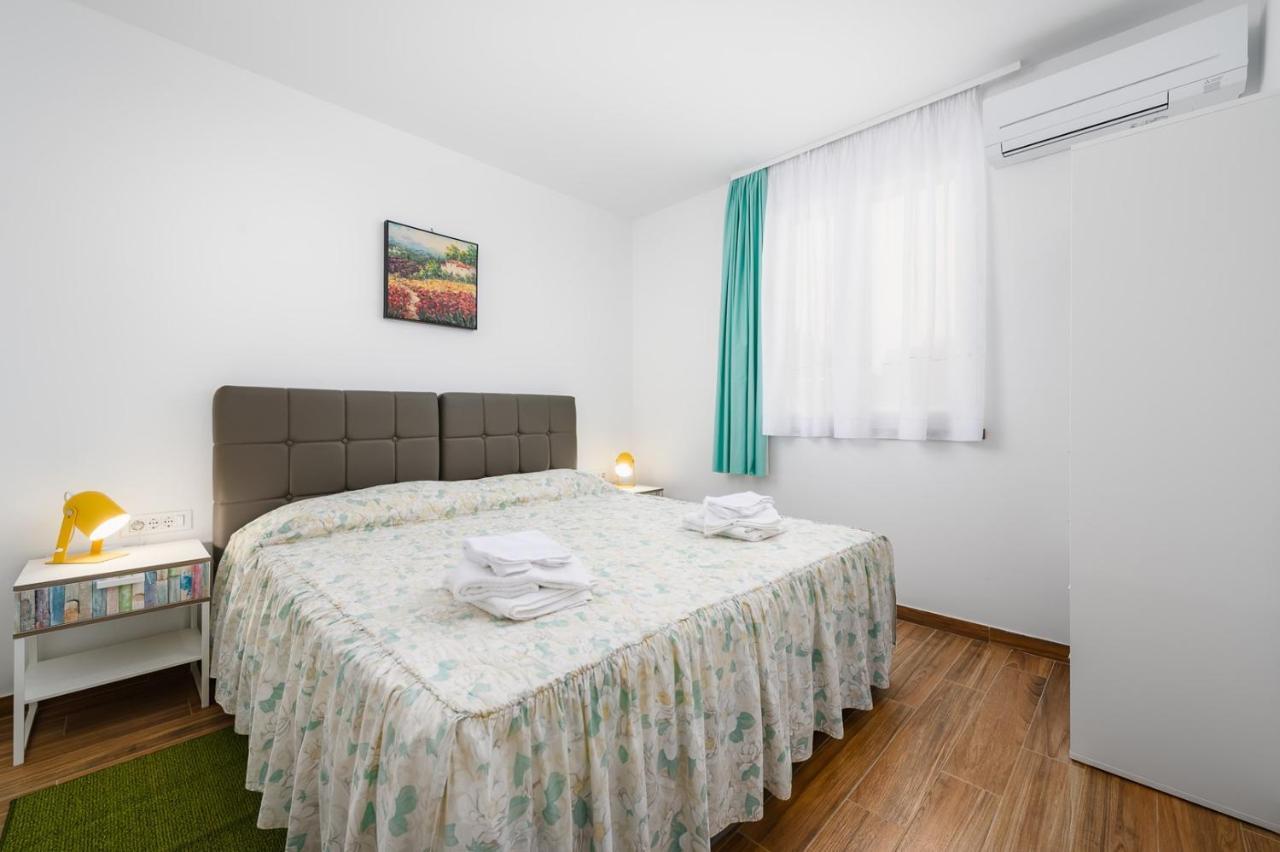 Andrea House With Apartments Umag Ngoại thất bức ảnh