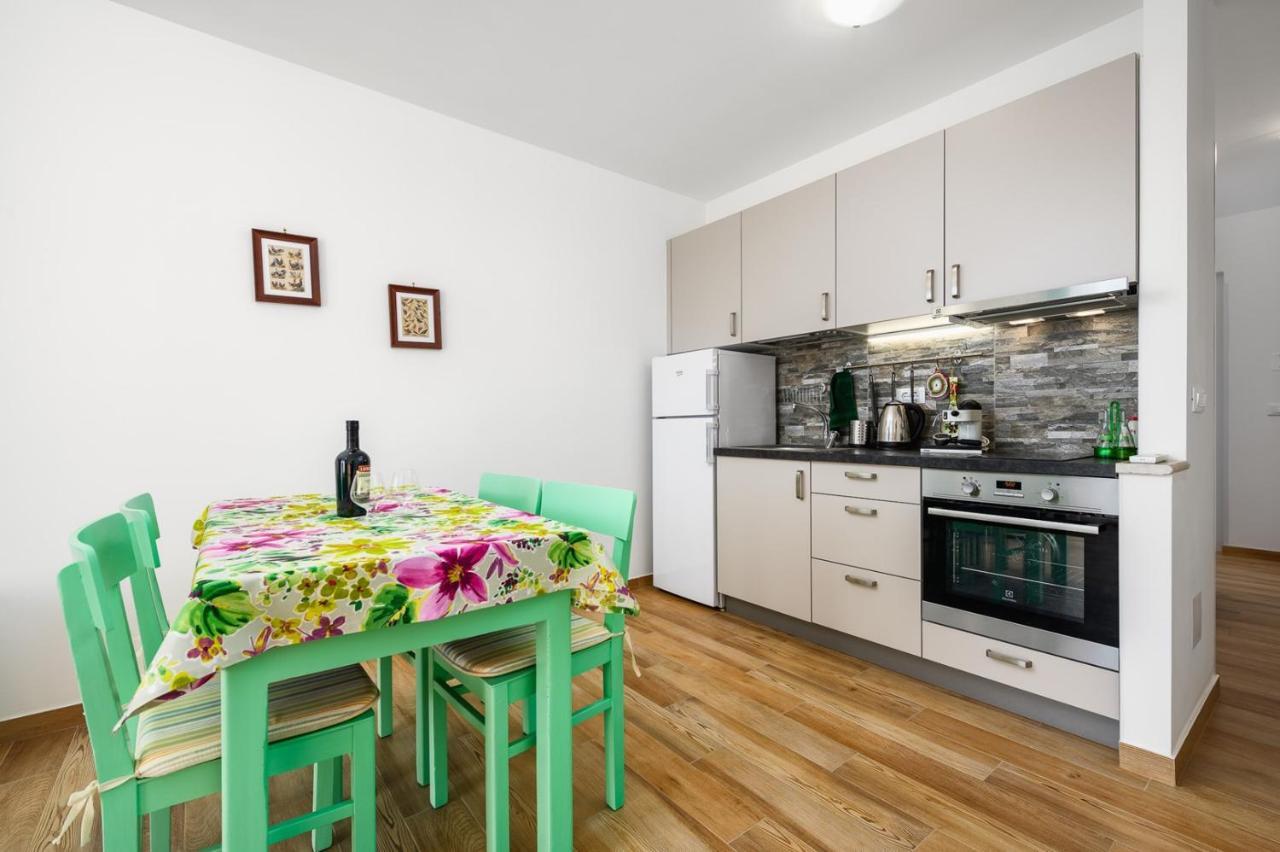 Andrea House With Apartments Umag Ngoại thất bức ảnh